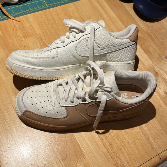 Nike sneaker - Picture 2 of 2